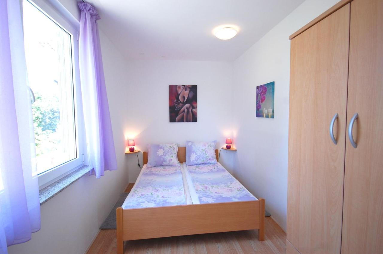 Apartment Blanka By El-Pi Tours Njivice Exterior photo